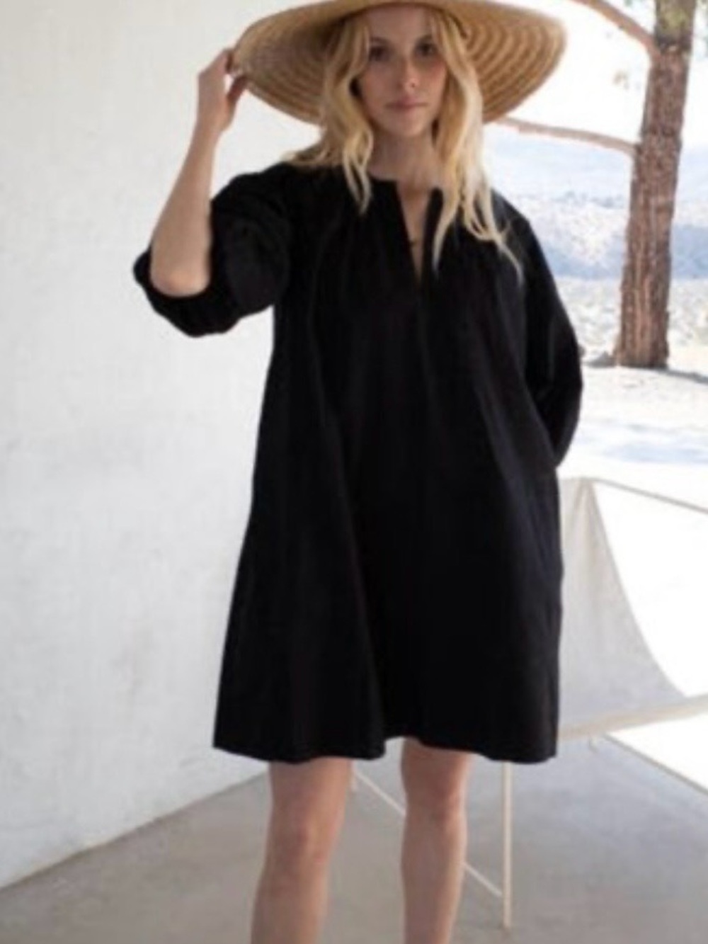 AYR black dress with pockets. Xs